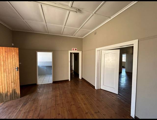 150M² OFFICE TO LET IN DELAREY